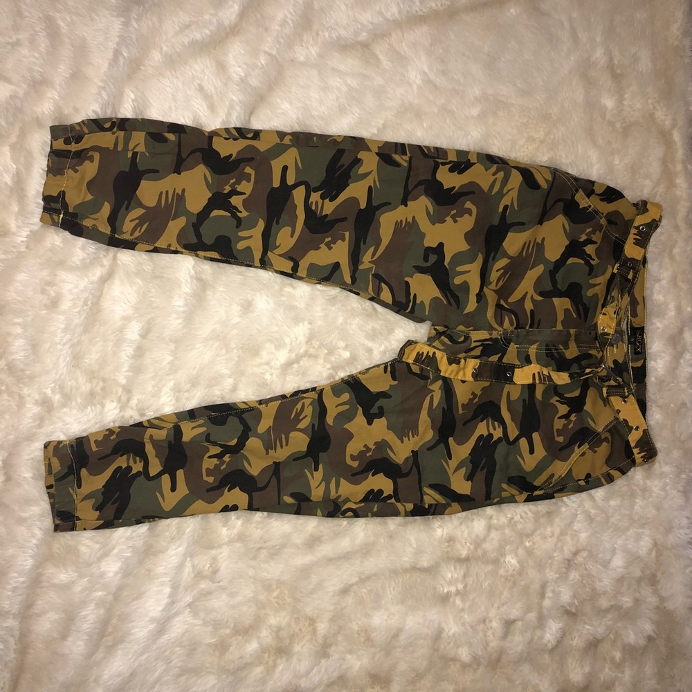 ✨🛍🎀Yellow Camouflage Pants🎀🛍✨